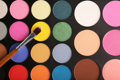 一重まぶたの魅力を上げる 似合うカラーの選び方 Beauty Column 美容コラム Meiko