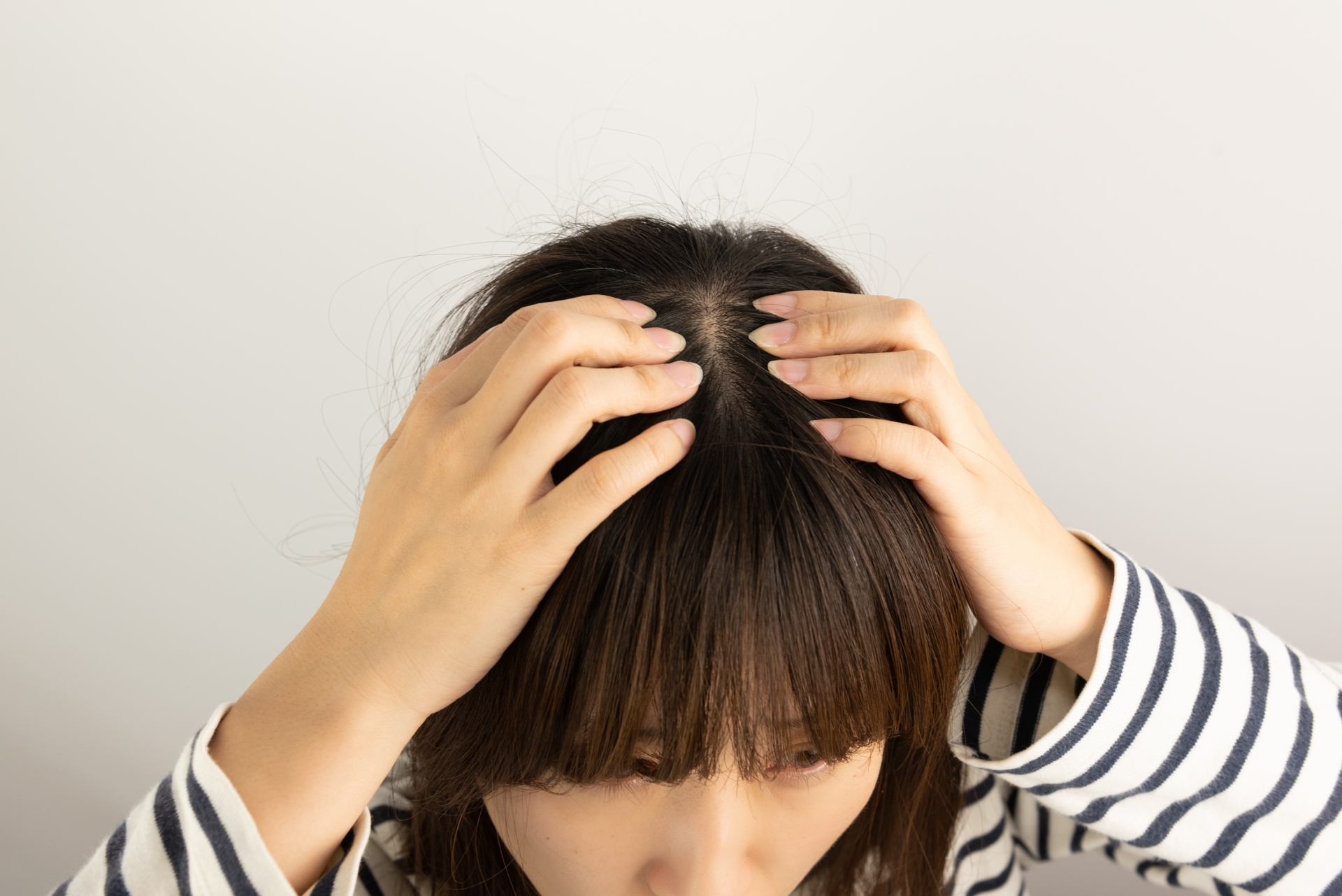 [50代からはじめる薄毛ケア]加齢による女性の薄毛の悩みの対策方法をご紹介 Beauty Column 美容コラム MEIKO